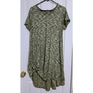 EUC Medium LuLaRoe Carly